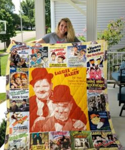 Laurel And Hardy 1 Quilt Blanket t