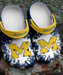 Michigan Wolverines Crocs t